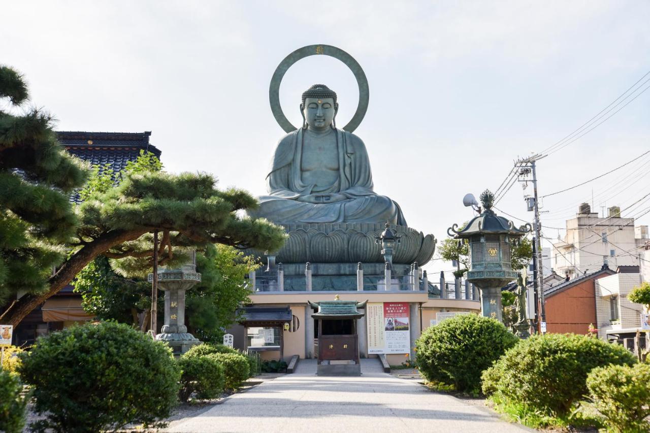 Kadokyu Ryokan Takaoka Bagian luar foto