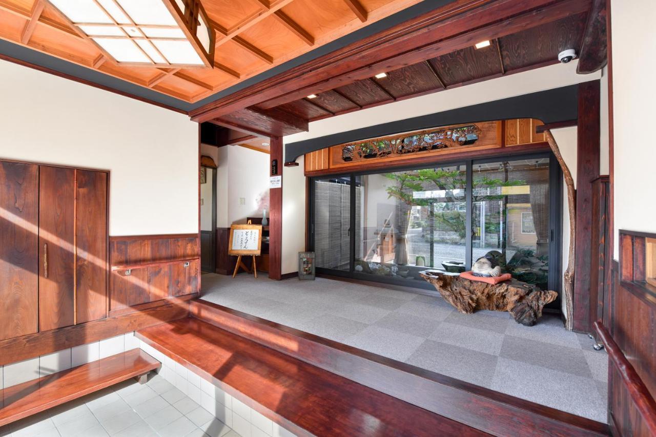 Kadokyu Ryokan Takaoka Bagian luar foto