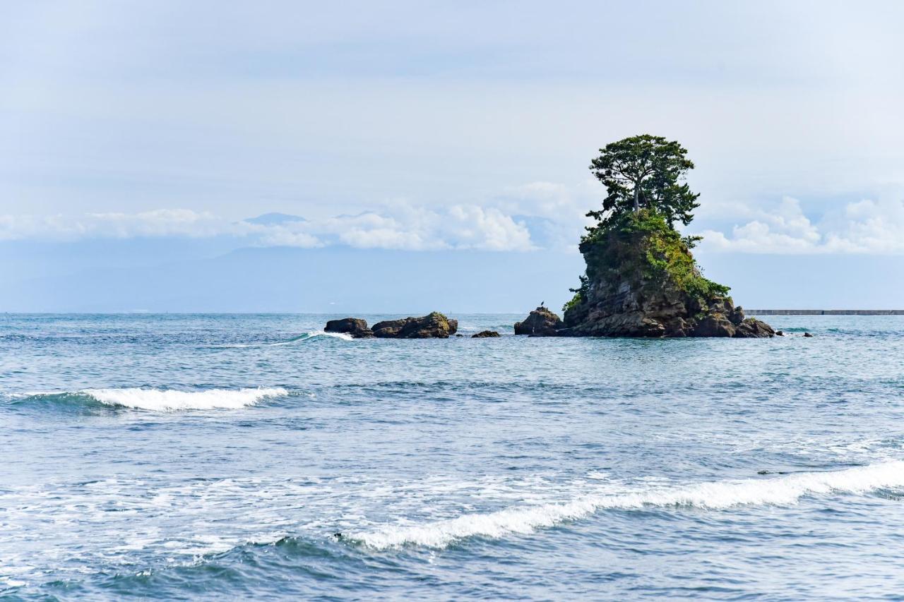 Kadokyu Ryokan Takaoka Bagian luar foto
