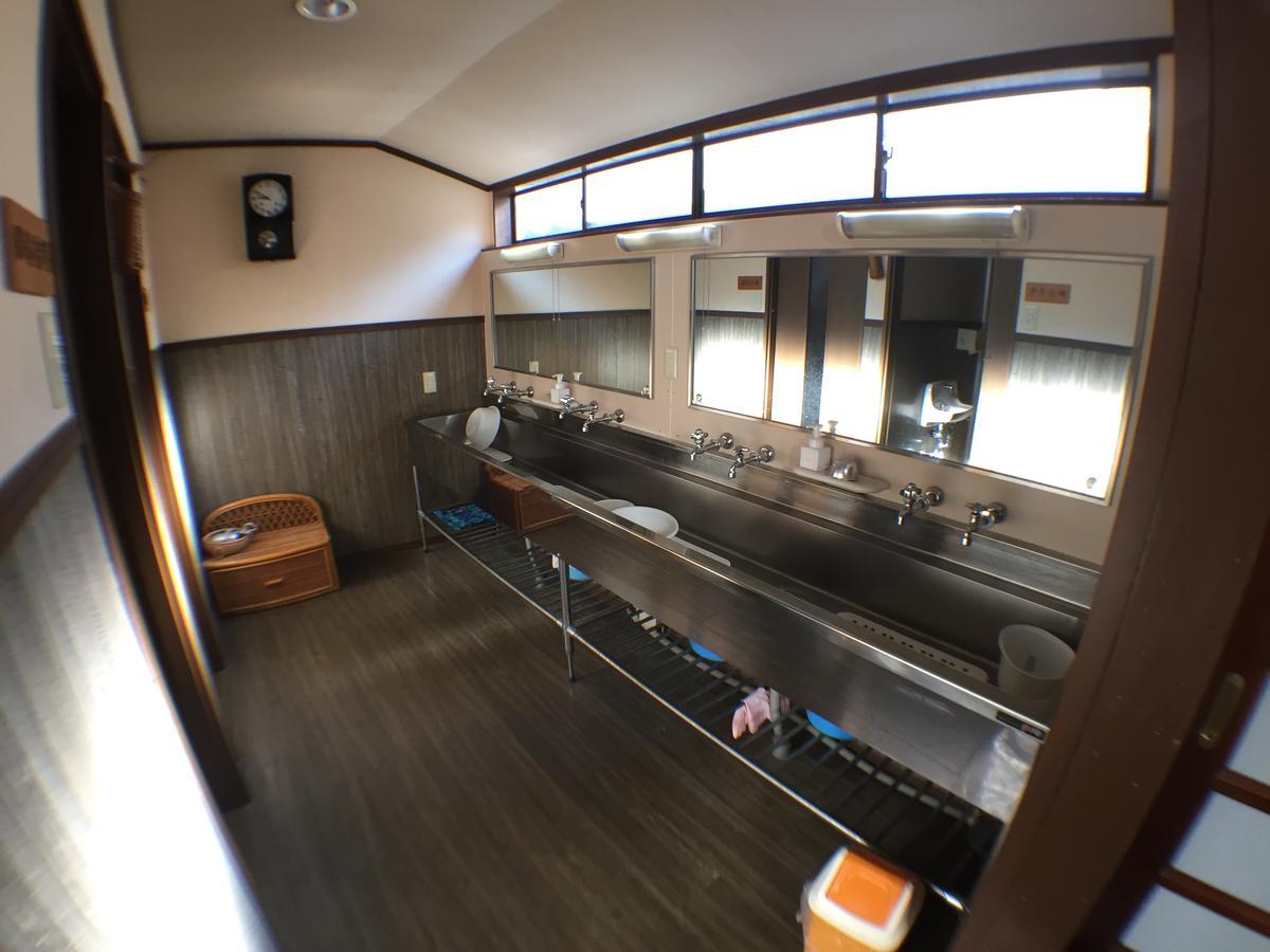 Kadokyu Ryokan Takaoka Bagian luar foto
